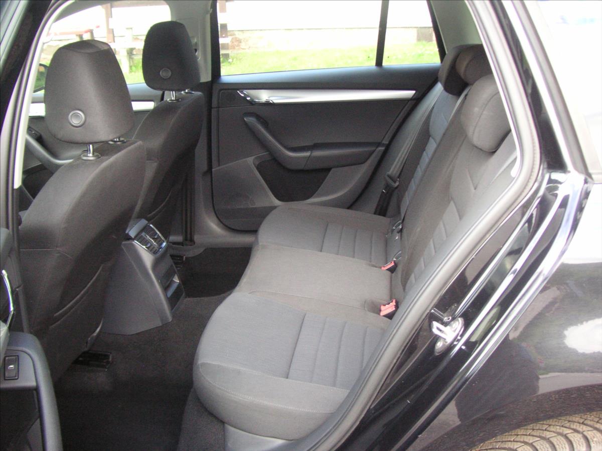 skoda-octavia-2-0-iii-tdi-serviska - 8