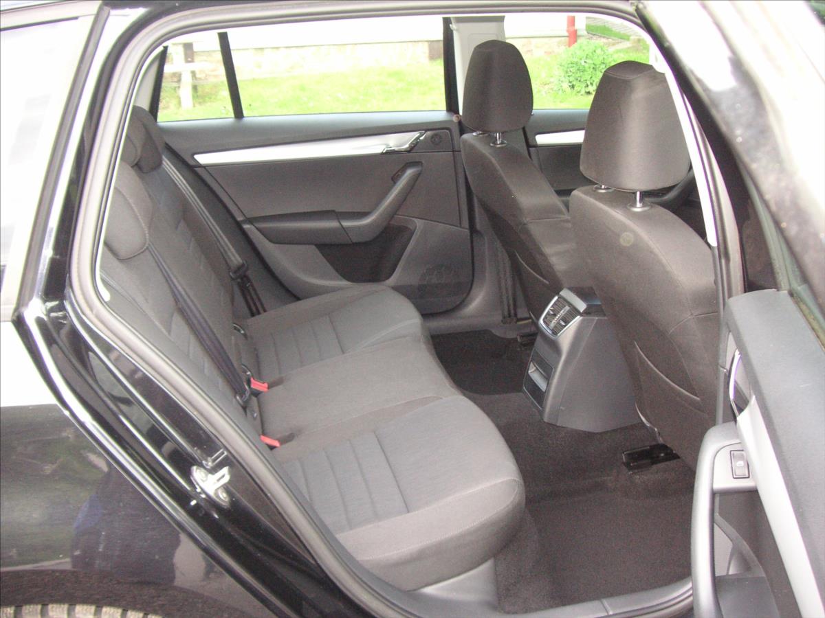 skoda-octavia-2-0-iii-tdi-serviska - 9