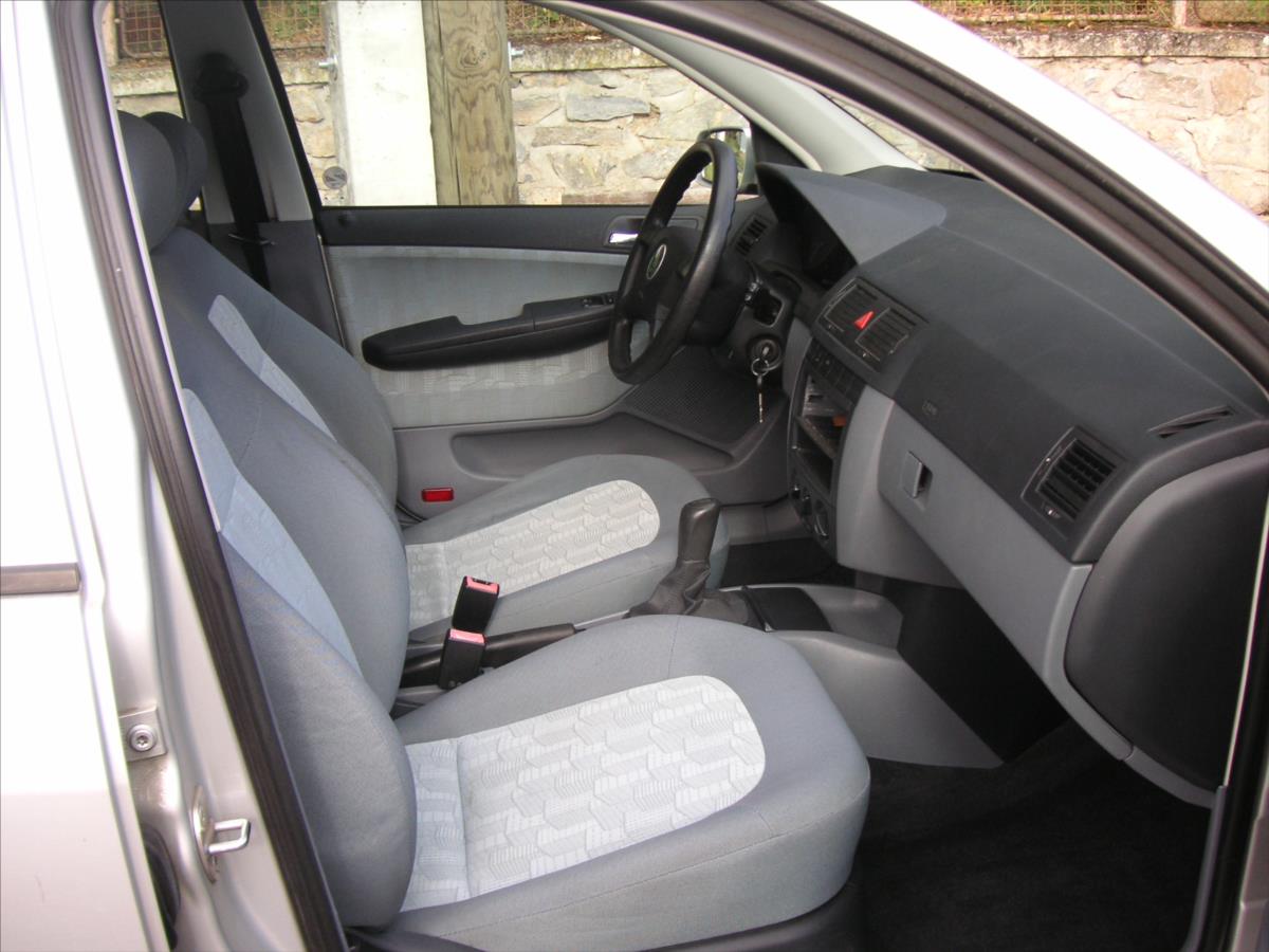 skoda-fabia-1-4-16v-comfort-combi - 7
