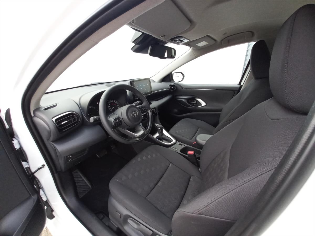 toyota-yaris-1-5-hybrid-e-cvt-116k-comfort - 8