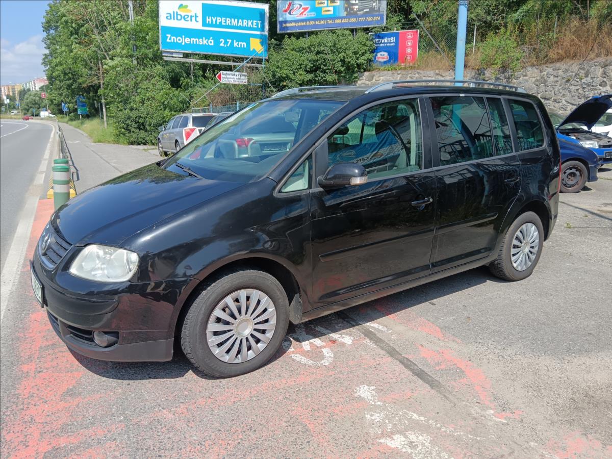 volkswagen-touran-1-9-tdi-highline - 4