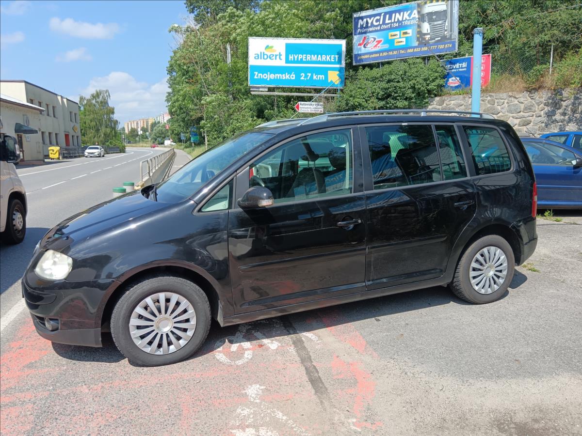 volkswagen-touran-1-9-tdi-highline - 5