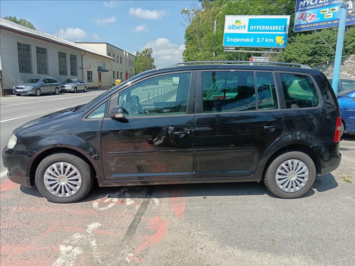 volkswagen-touran-1-9-tdi-highline - 6