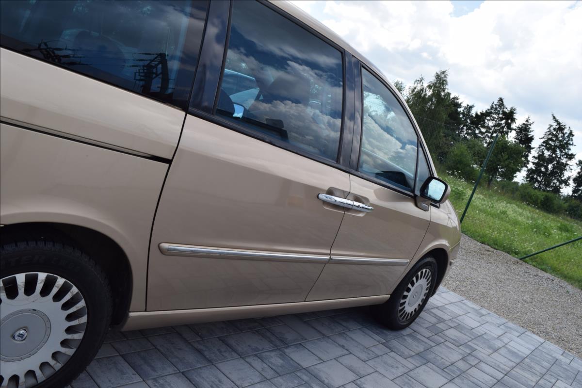 lancia-phedra-2-2-jtd-94kw-7mist-bez-dpf - 9