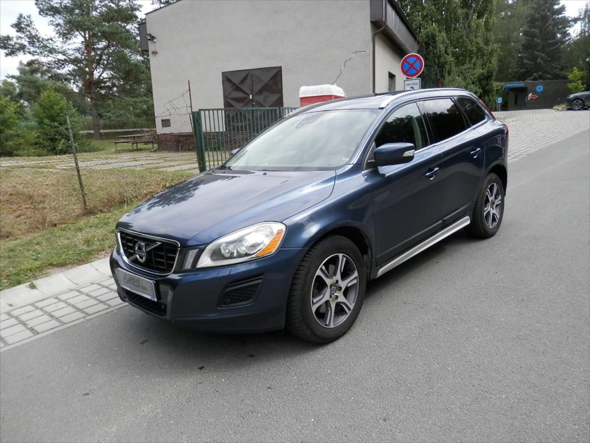 volvo-xc60-2-4-d5-awd-summum-panorama-kuze-dph - 3