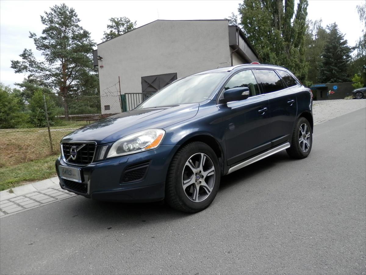 volvo-xc60-2-4-d5-awd-summum-panorama-kuze-dph - 4