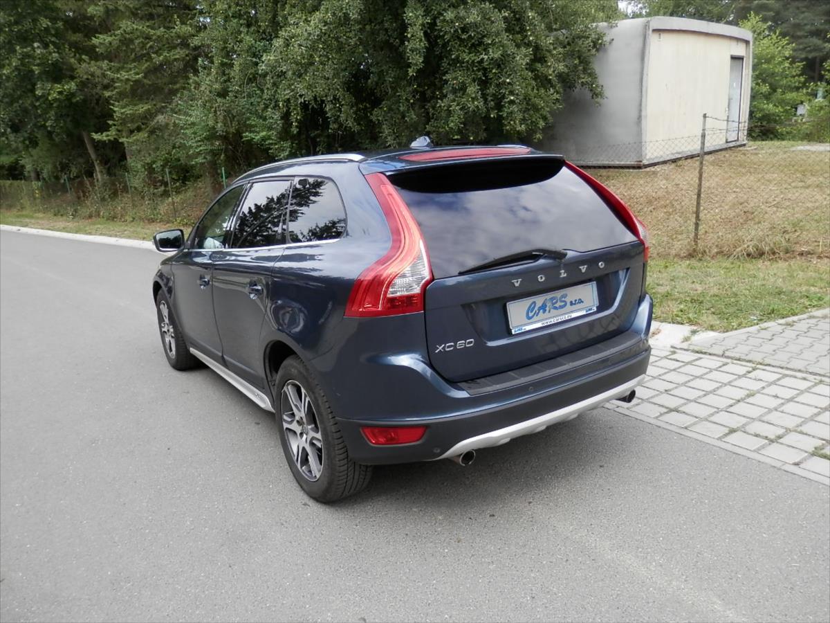volvo-xc60-2-4-d5-awd-summum-panorama-kuze-dph - 6
