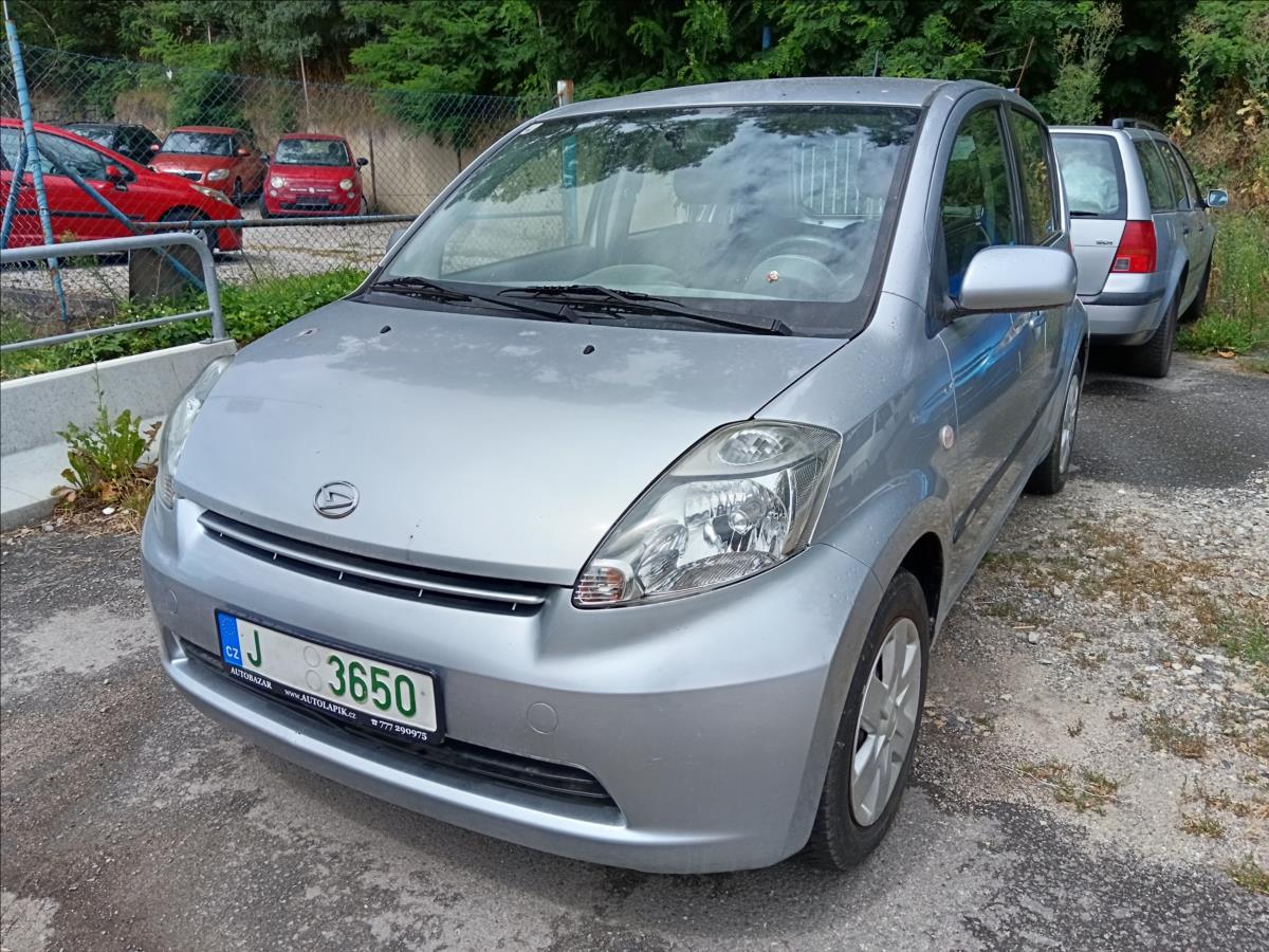 daihatsu-sirion-1-0-i-top - 2
