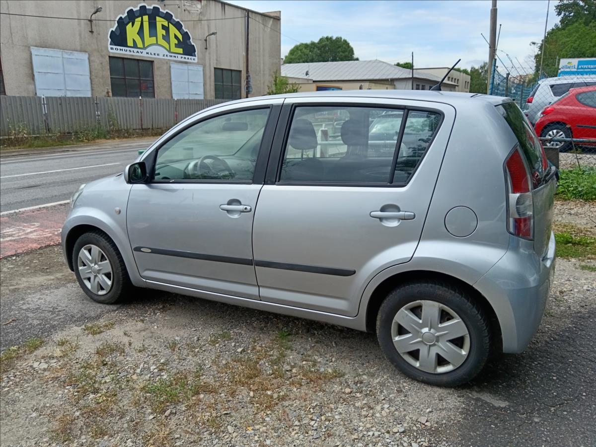 daihatsu-sirion-1-0-i-top - 6