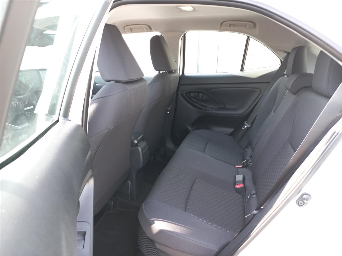 toyota-yaris-cross-1-5-hybrid-e-cvt-116k-comfort - 9