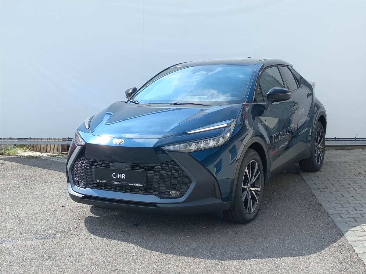 Toyota C-HR 2,0 Plug - in Hybrid  e-CVT 220k  Style