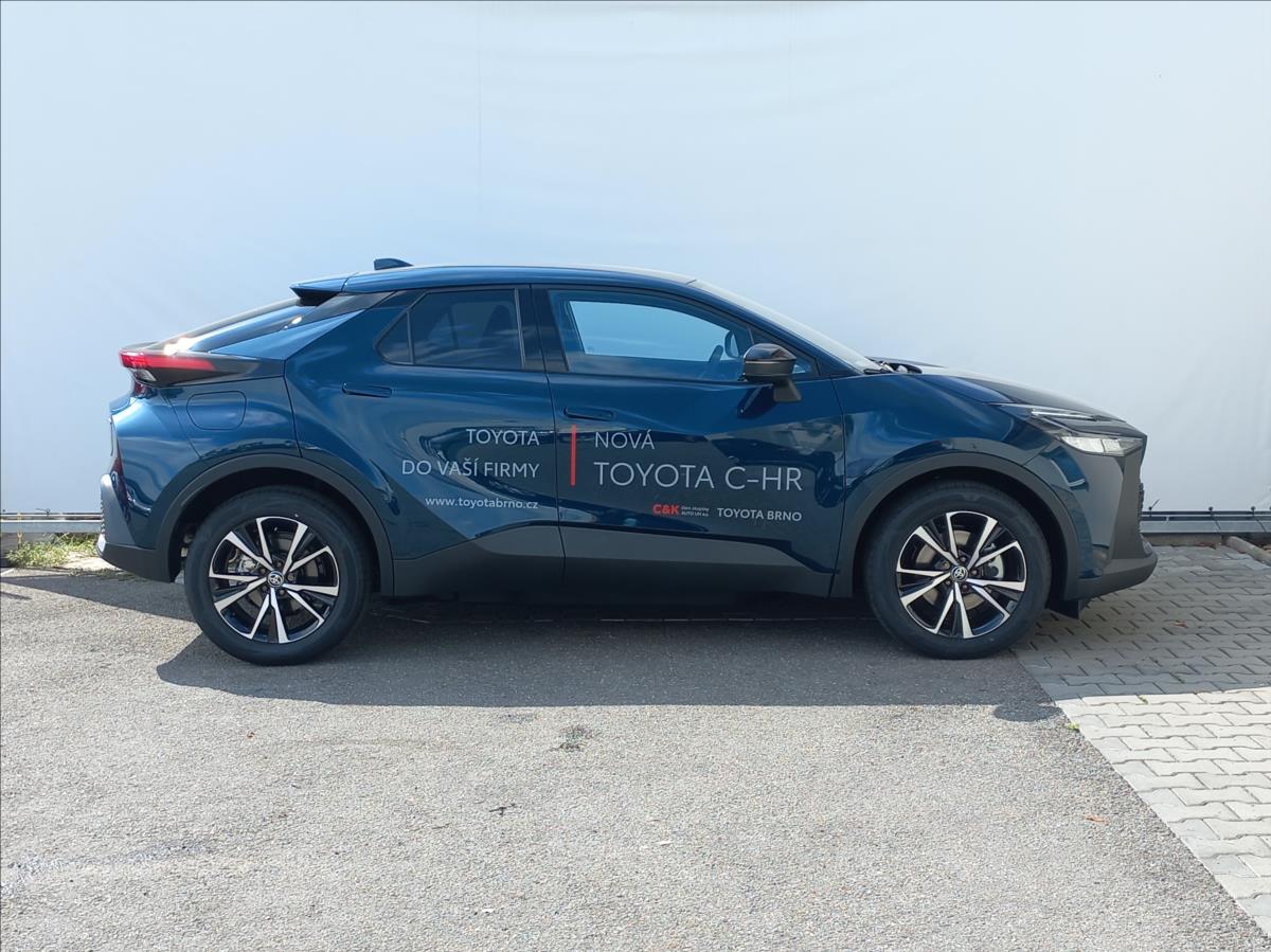 toyota-c-hr-2-0-plug-in-hybrid-e-cvt-220k-style - 1