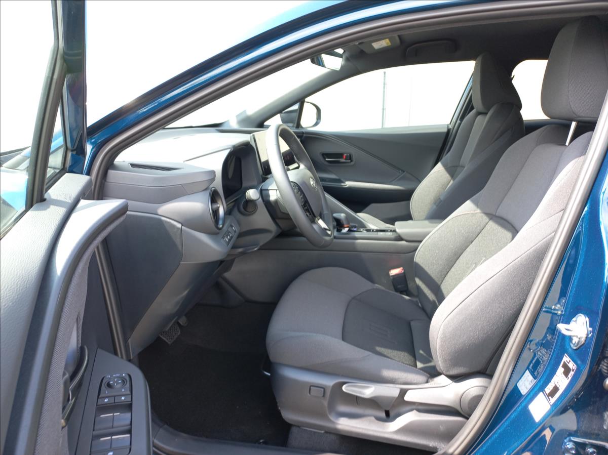 toyota-c-hr-2-0-plug-in-hybrid-e-cvt-220k-style - 7
