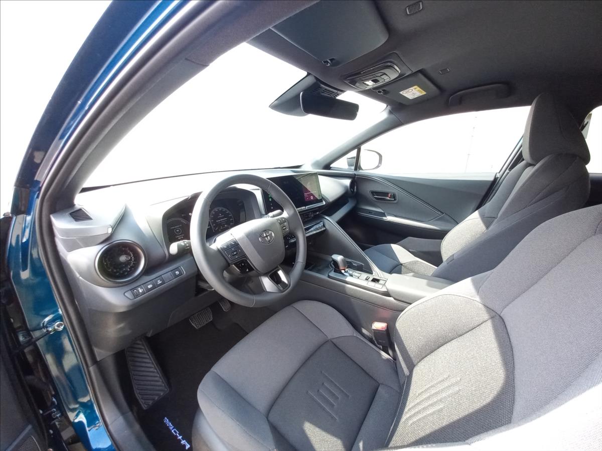 toyota-c-hr-2-0-plug-in-hybrid-e-cvt-220k-style - 8