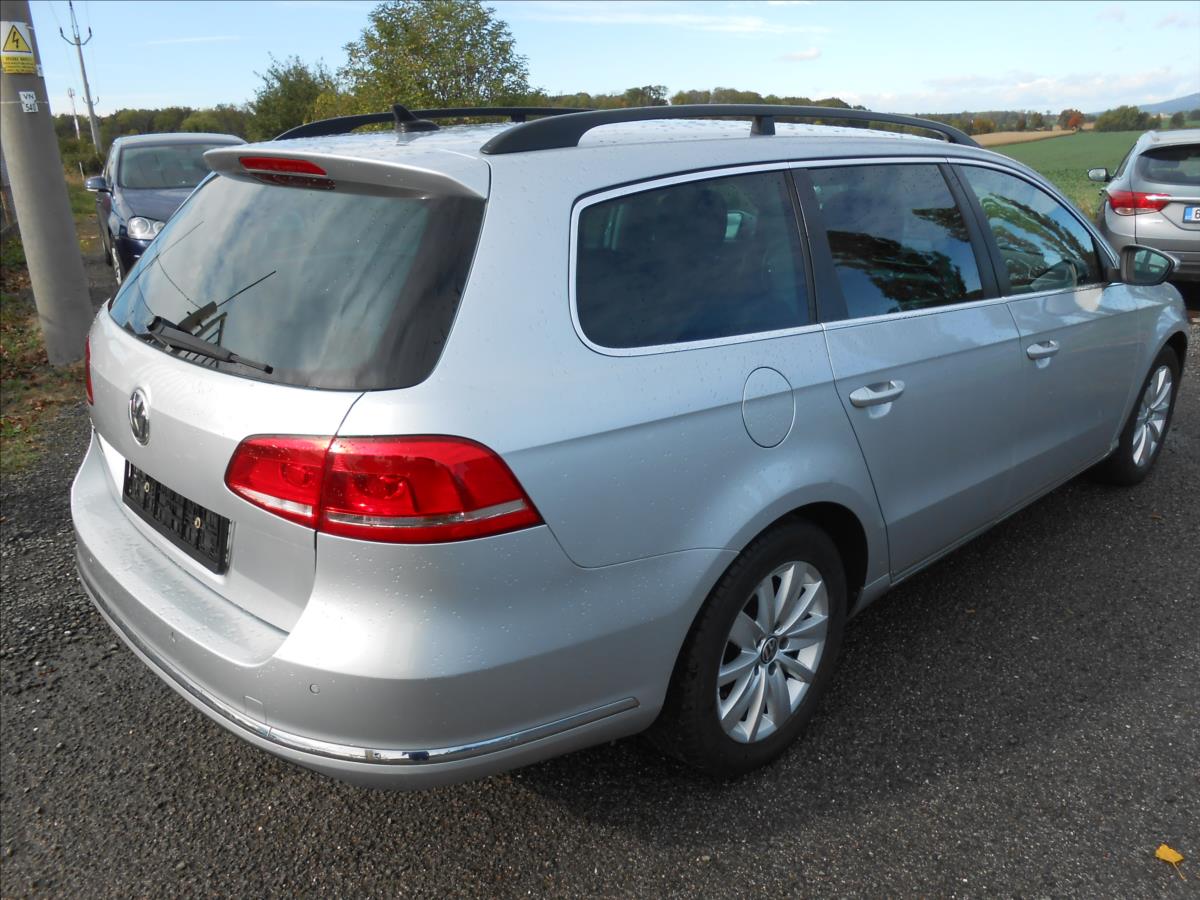 volkswagen-passat-1-6-tdi-77-kw-serviska - 3