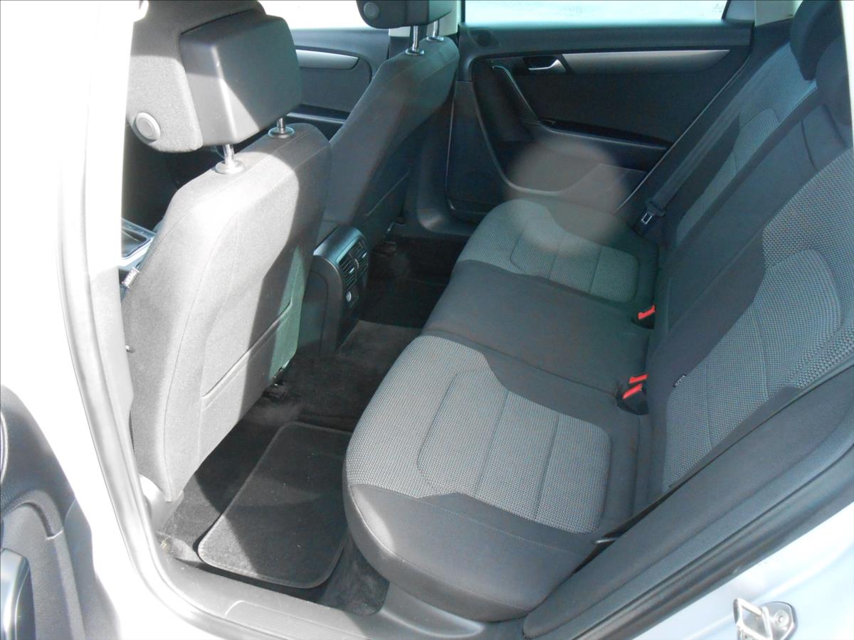 volkswagen-passat-1-6-tdi-77-kw-serviska - 8