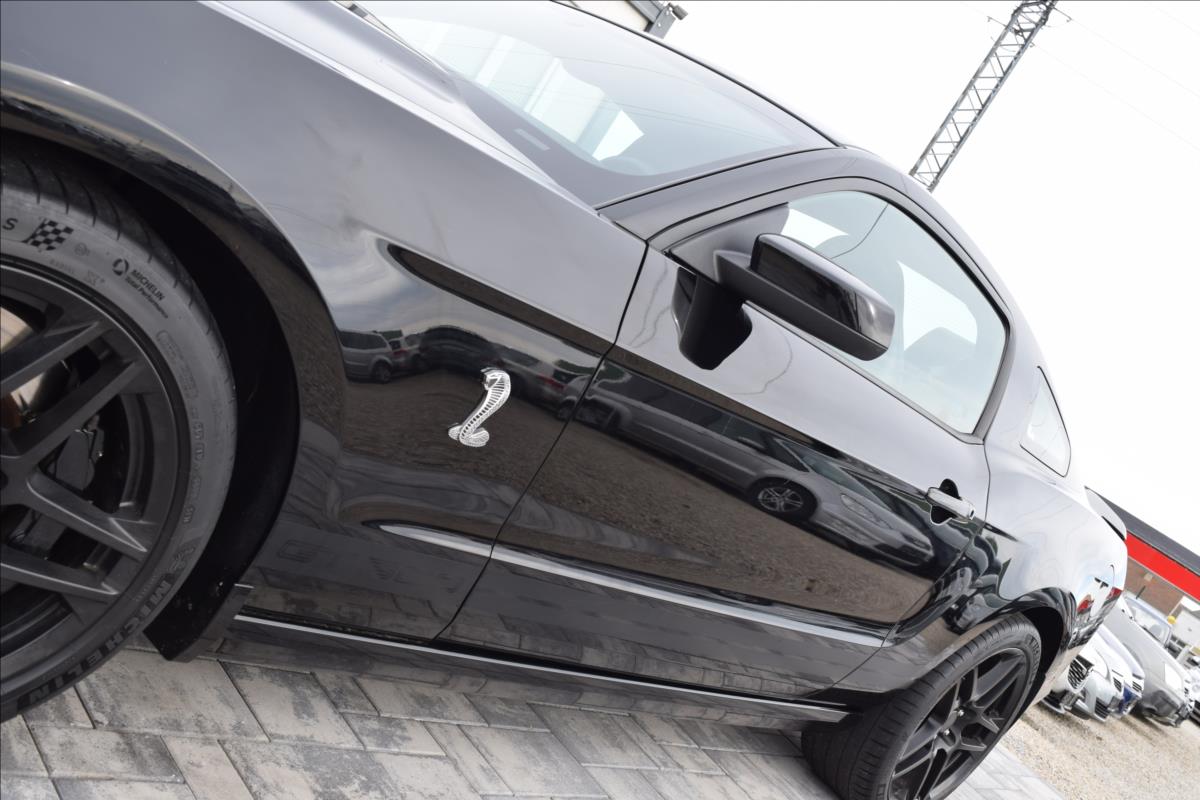 ford-mustang-5-8-shelby-gt500-485kw-eu-verze - 7