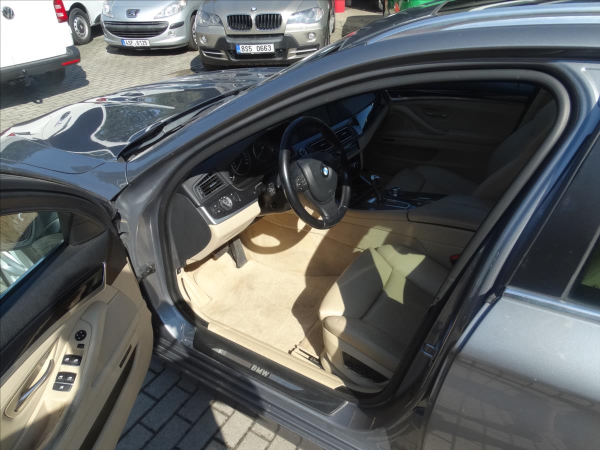 bmw-rada-5-525d-6v-150kw-aut-kuze-pano-xenon - 3