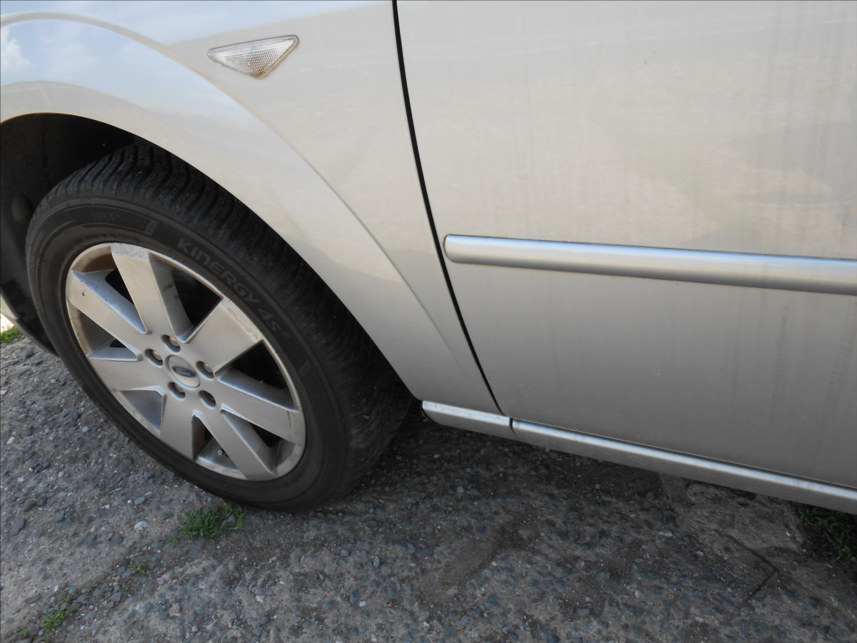 ford-mondeo-1-8-92-kw-digiklima-serviska - 9