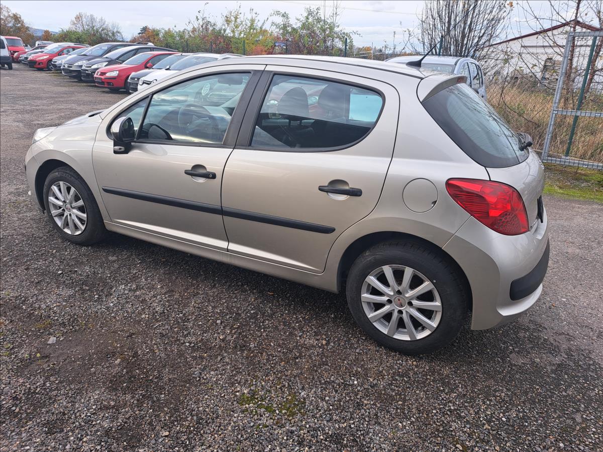 peugeot-207-1-4-hdi-70-k-urban - 4