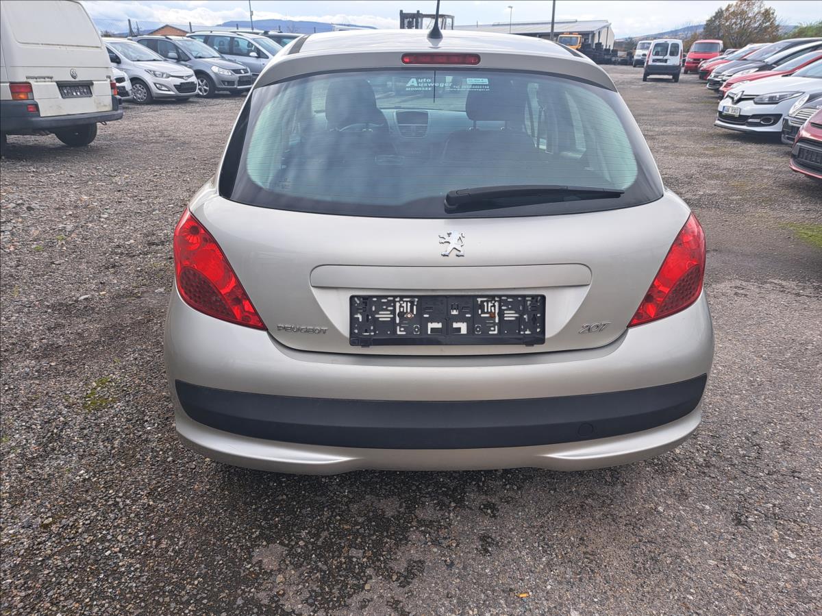 peugeot-207-1-4-hdi-70-k-urban - 5