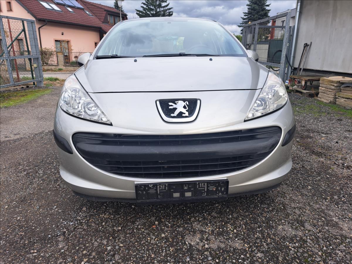 peugeot-207-1-4-hdi-70-k-urban - 9