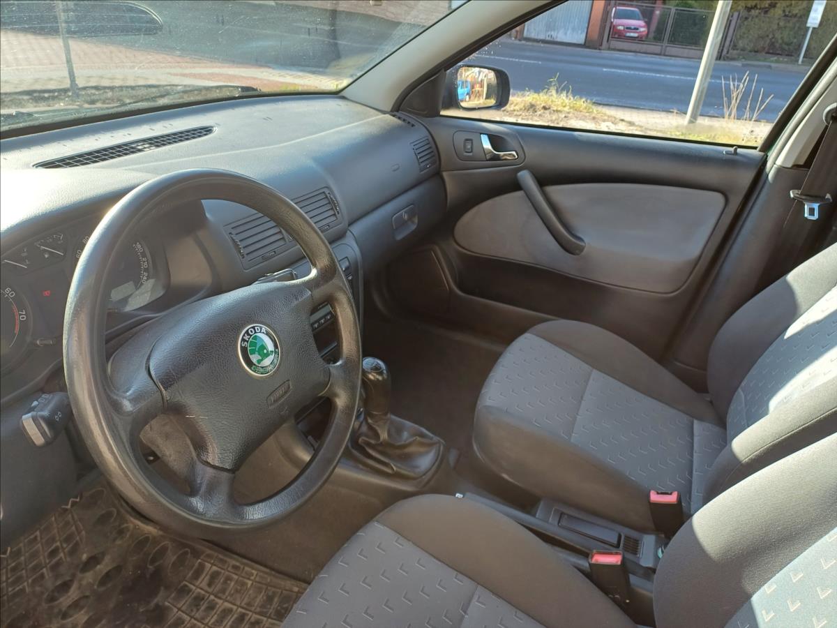 skoda-octavia-1-6-ambiente-combi - 7