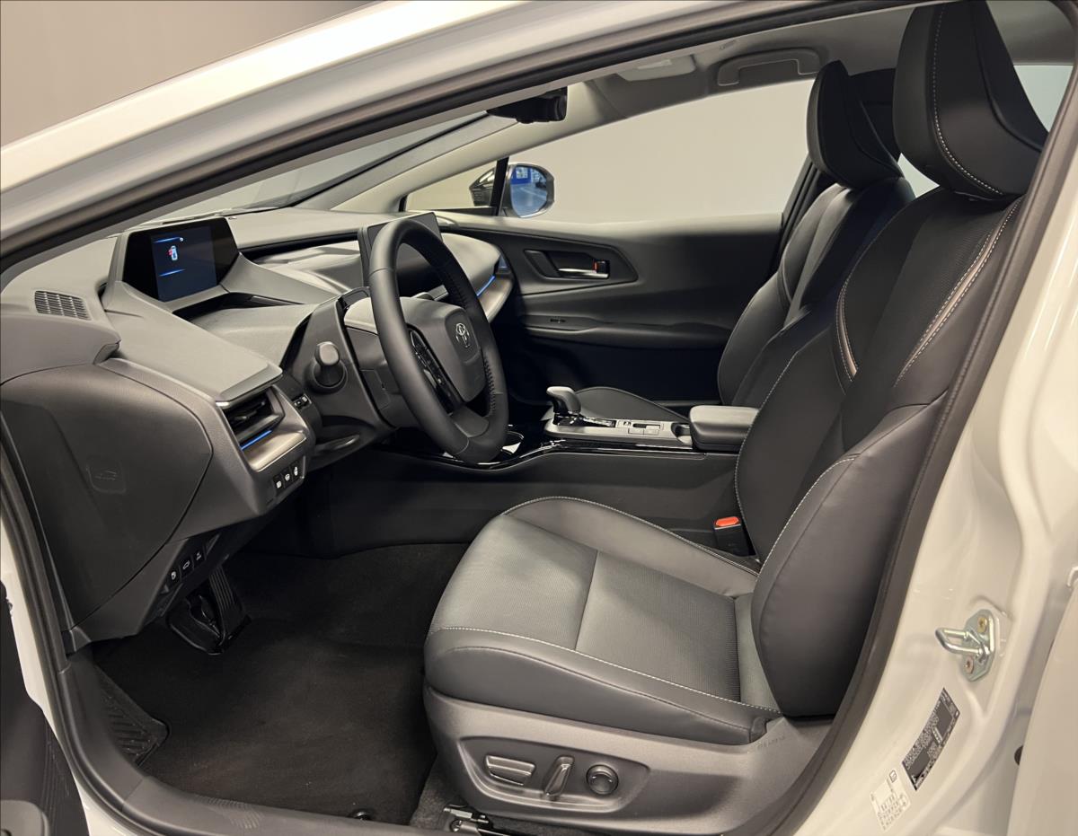 toyota-prius-2-0-at-executive-phev - 5