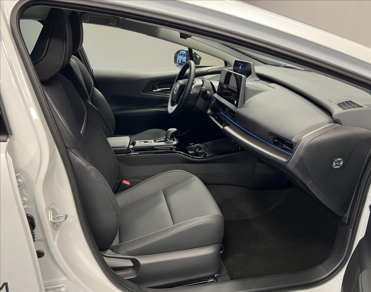 toyota-prius-2-0-at-executive-phev - 6