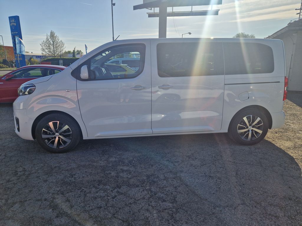 toyota-proace-verso-2-0d-l1-8mist-family-navi - 7