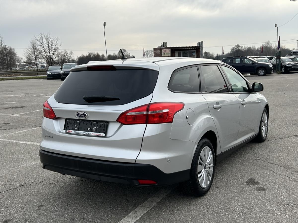 ford-focus-1-5-tdci-88kw-xenon-navi-vyhre - 1