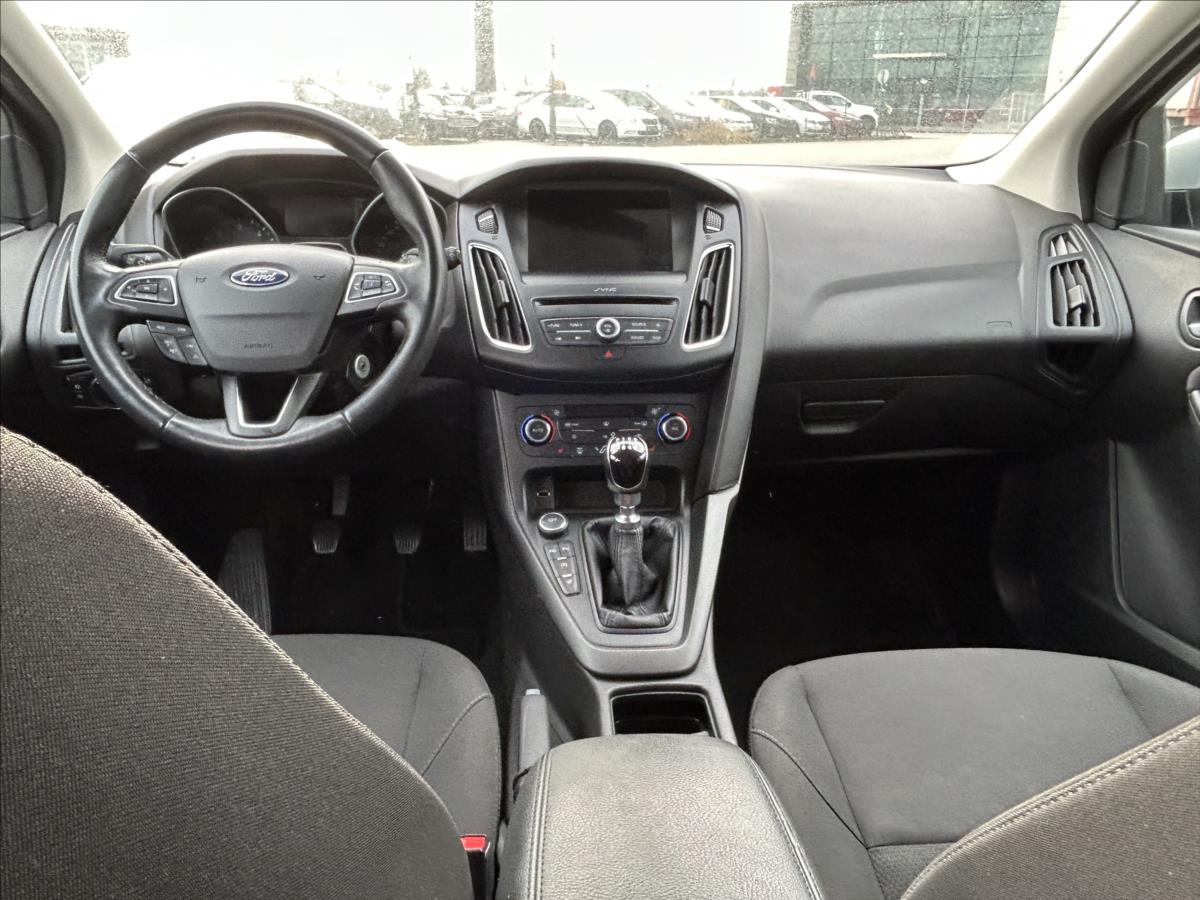 ford-focus-1-5-tdci-88kw-xenon-navi-vyhre - 8