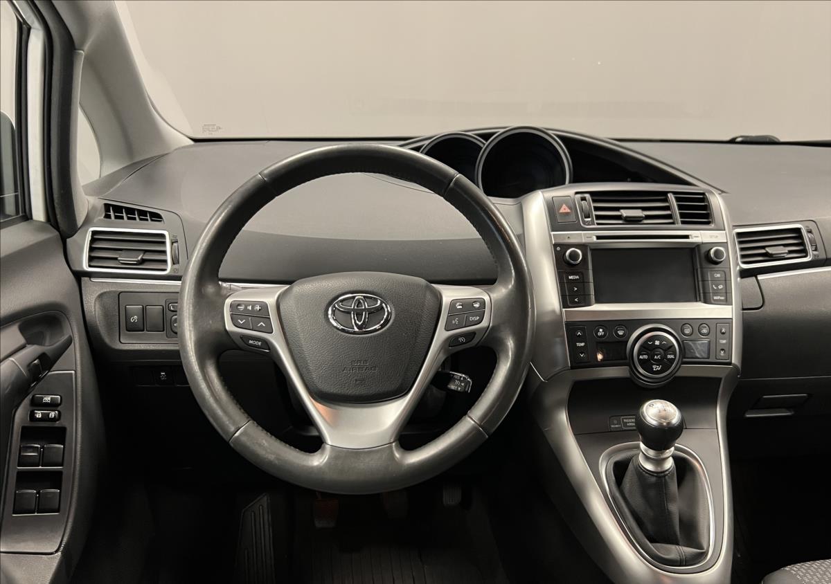 toyota-verso-1-8-active-trend - 4
