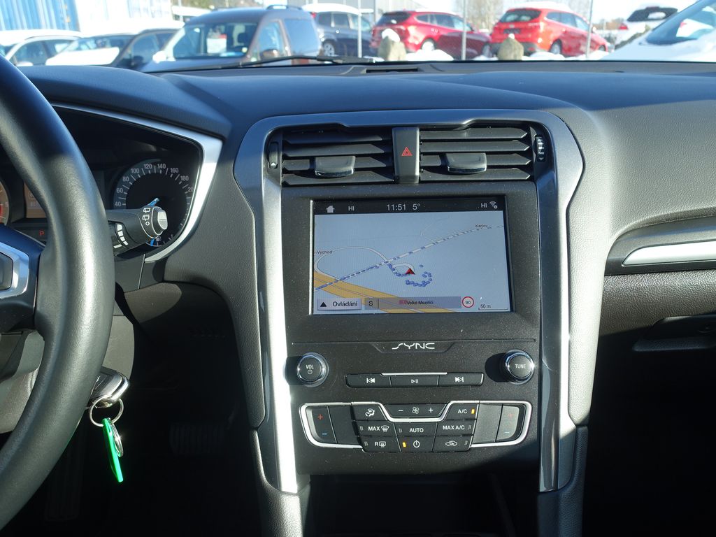 ford-mondeo-110-kw-at8-kamera-tazne - 9