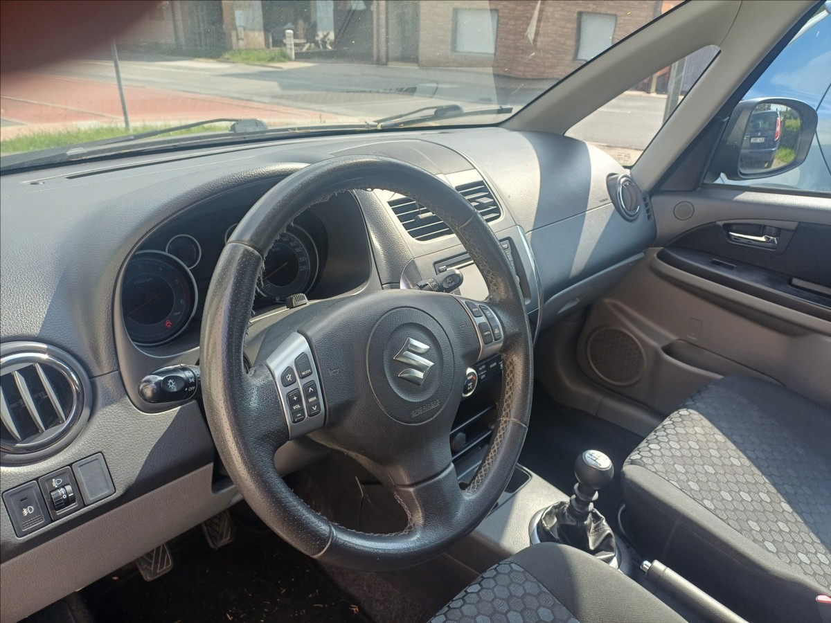 suzuki-sx4-2-0-ddis-glx-4x4 - 6