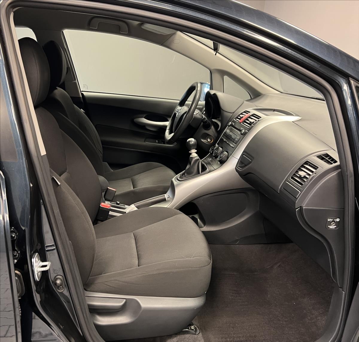 toyota-auris-1-3-vvt-i-terra-cool - 6