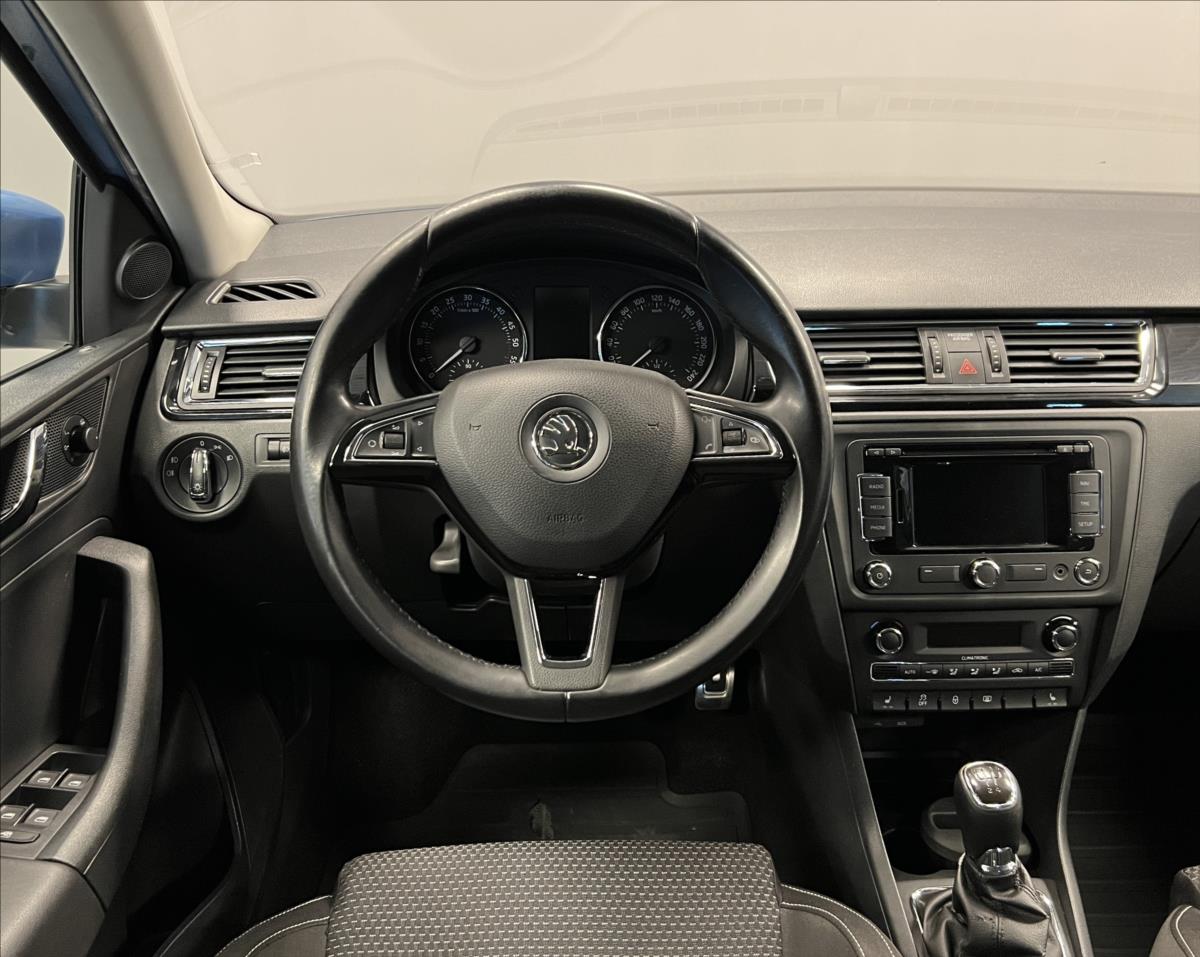 skoda-rapid-1-6-tdi-cr-elegance-dynamic - 4
