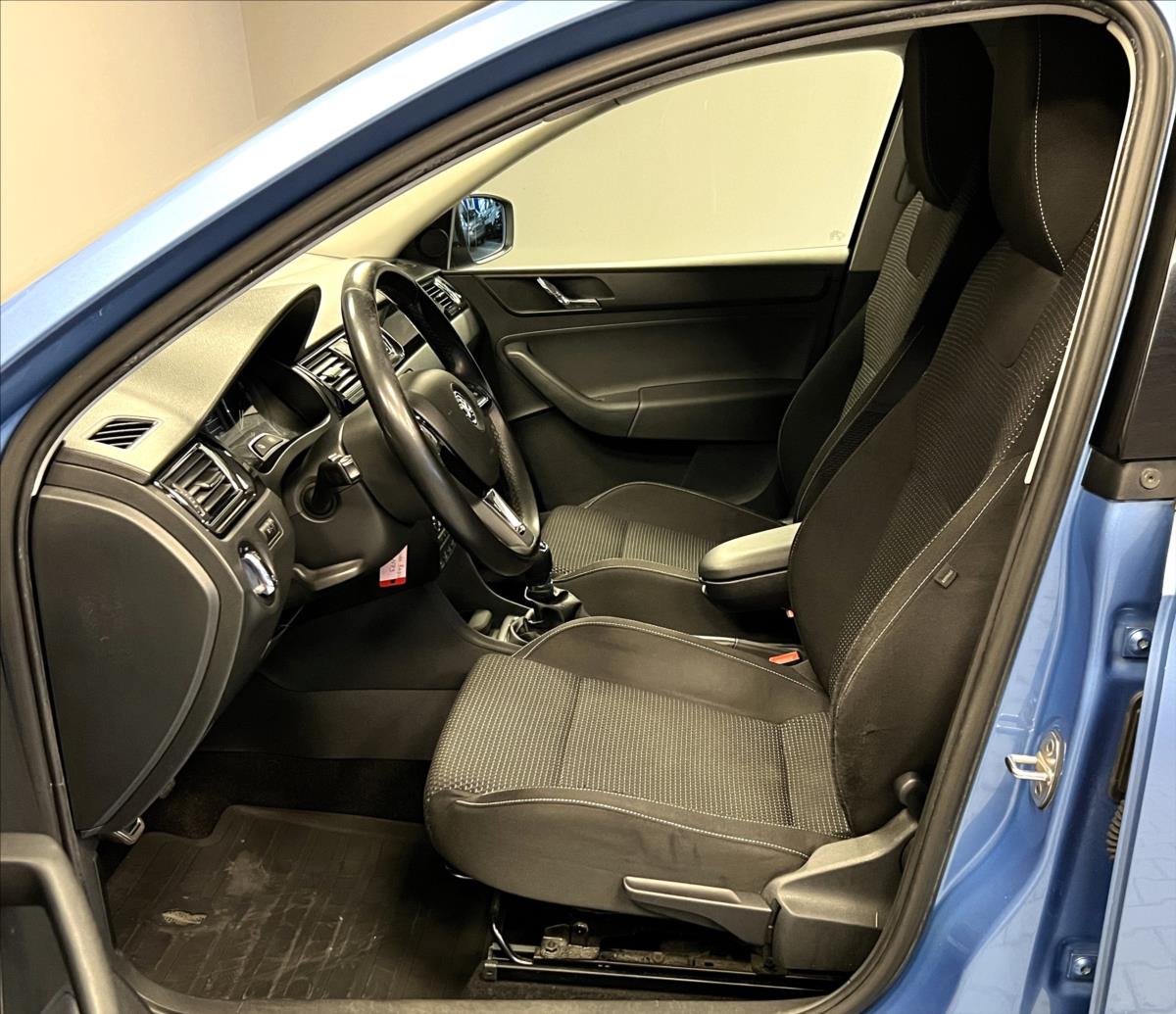 skoda-rapid-1-6-tdi-cr-elegance-dynamic - 5