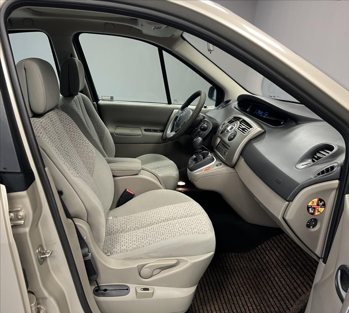 renault-scenic-1-5-dci-confort-autentigue - 6