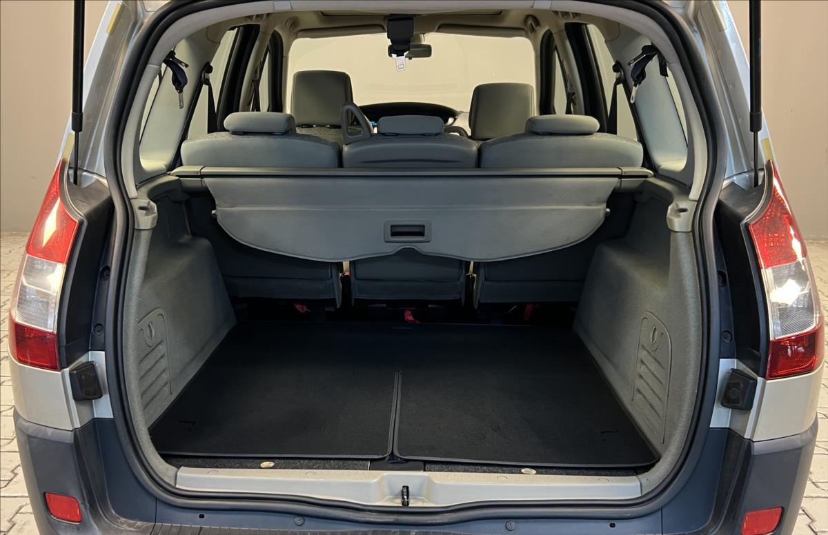 renault-scenic-1-5-dci-confort-autentigue - 8