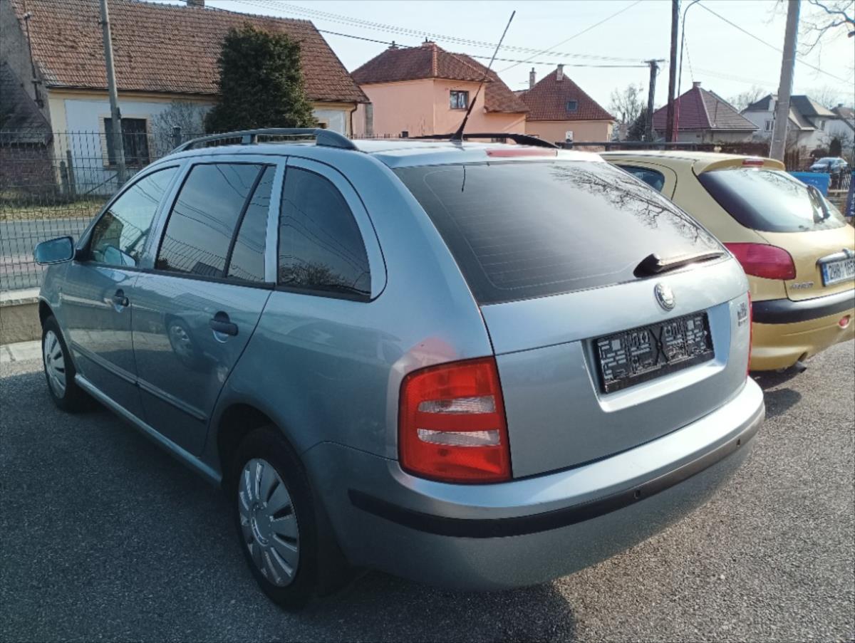 skoda-fabia-1-4-16v-comfort-combi - 2
