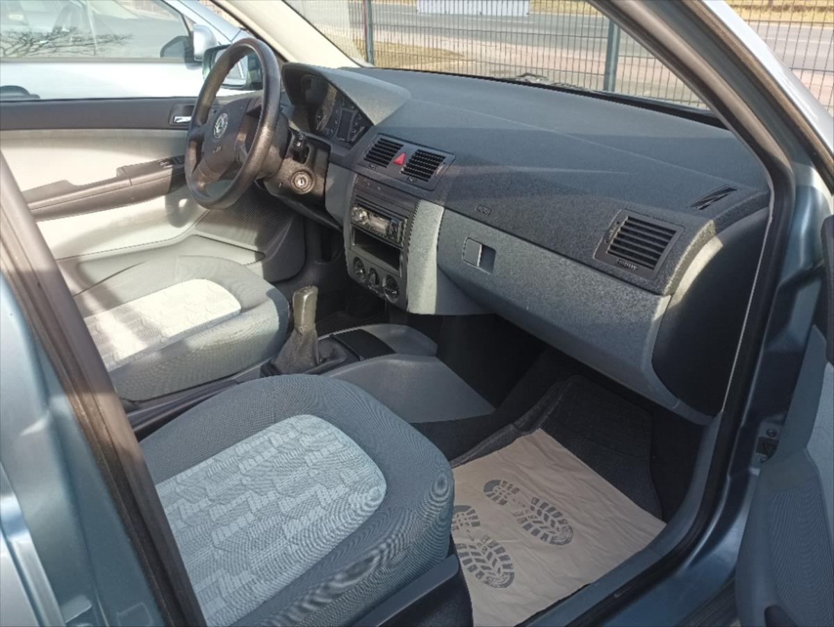 skoda-fabia-1-4-16v-comfort-combi - 7