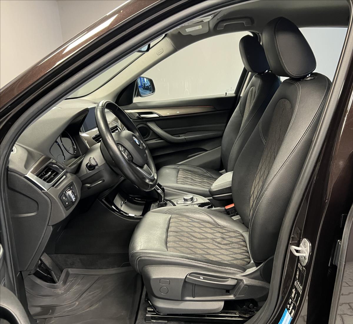 bmw-x1-2-0-xdrive18d-xline - 5