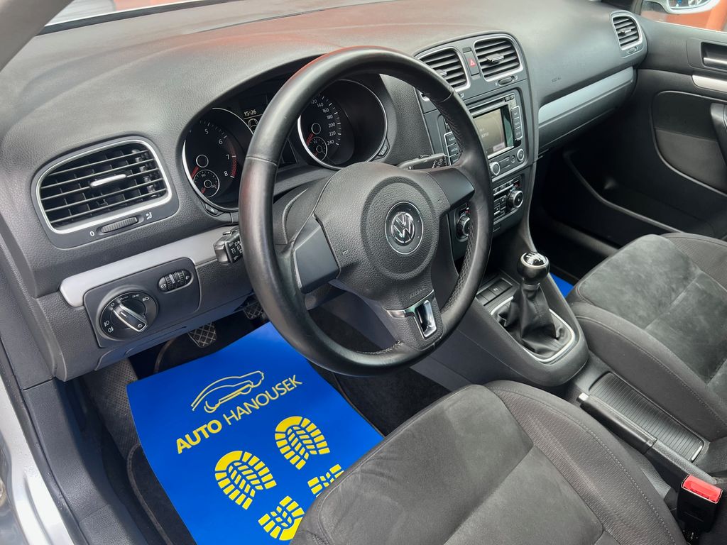 volkswagen-golf-1-4-tsi-90kw-panorama - 7