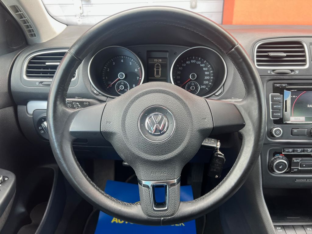 volkswagen-golf-1-4-tsi-90kw-panorama - 8