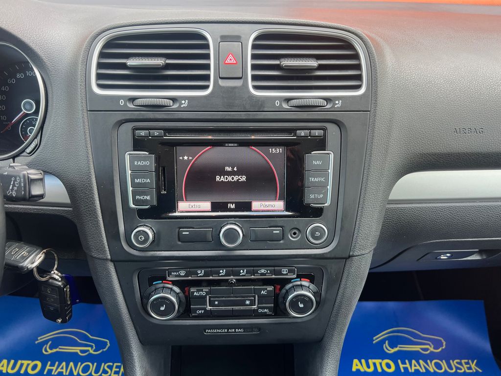 volkswagen-golf-1-4-tsi-90kw-panorama - 9