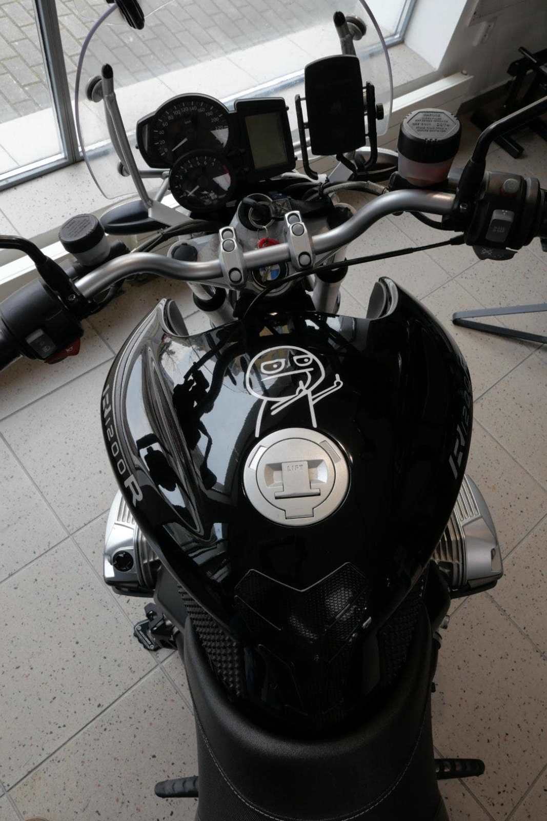 bmw-r-1200-r-r-1200-r - 1