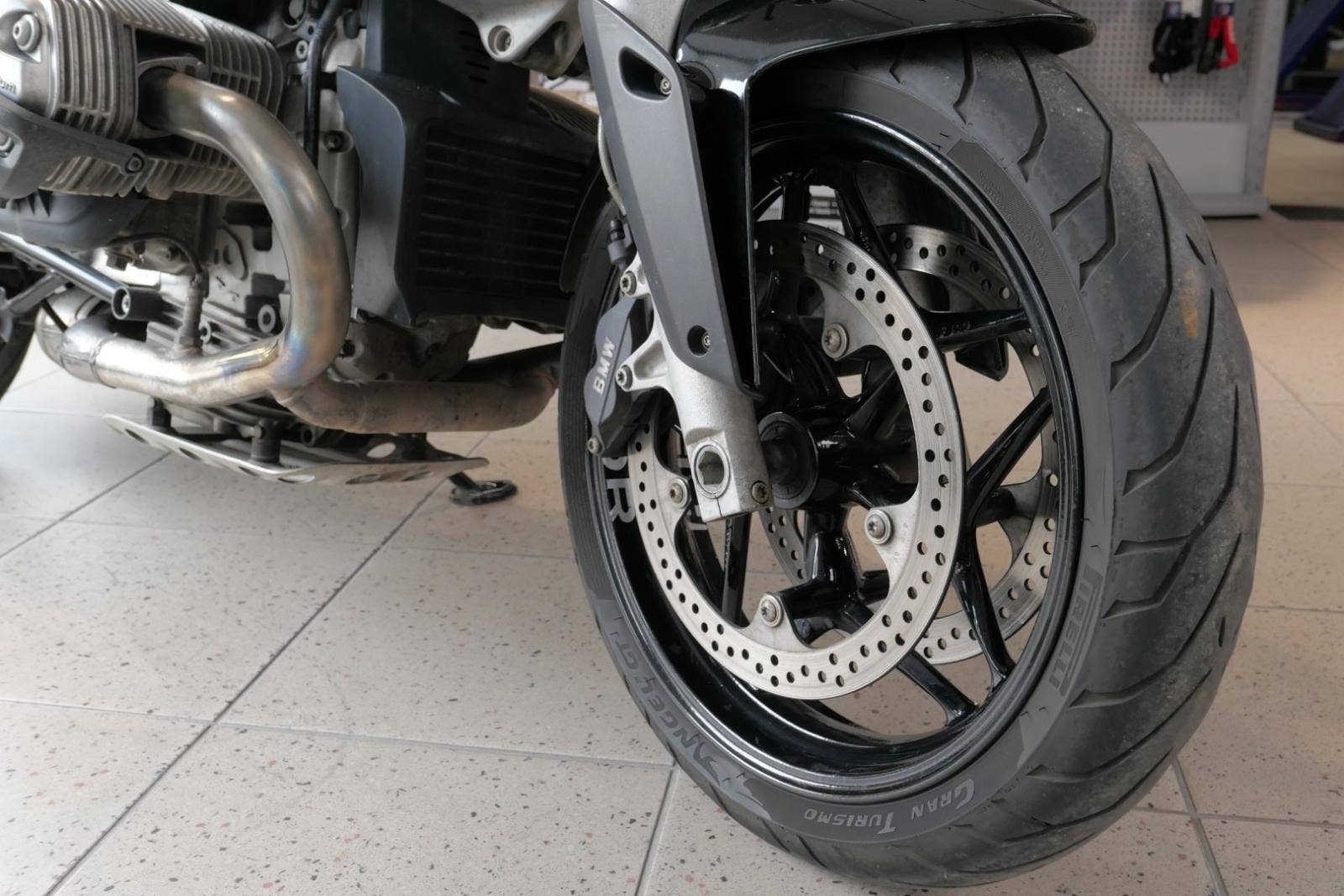 bmw-r-1200-r-r-1200-r - 2