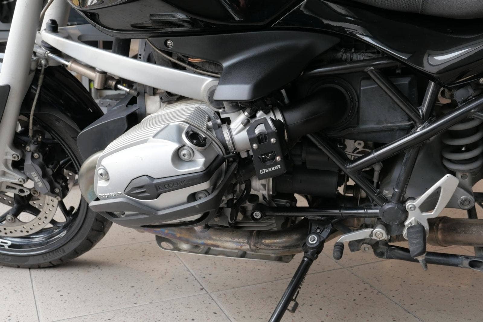 bmw-r-1200-r-r-1200-r - 11