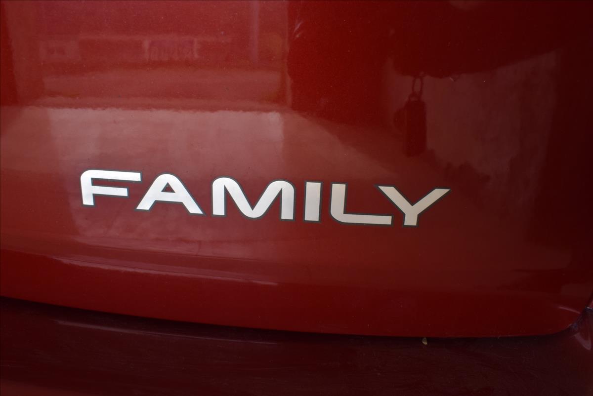 volkswagen-caddy-1-4-i-life-po-servisu-family - 6